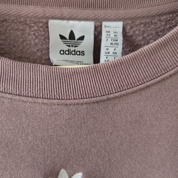 adidas Szn XL Cropped Sweatshirt - Picture 2 of 2